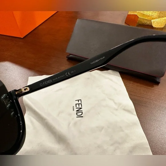 Fendi FF0296s irregular-frame sunglasses AUTHENTIC! display picture 3